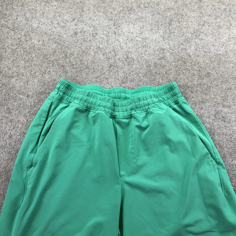 Lululemon Shorts Mens Small Green Microfiber 9 Inch Running Gym Pockets